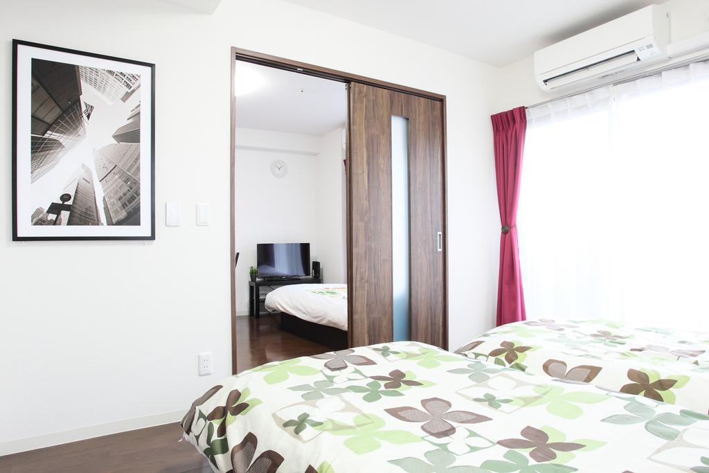 Ferienwohnung La Familia Yamasaka Ōsaka Exterior foto