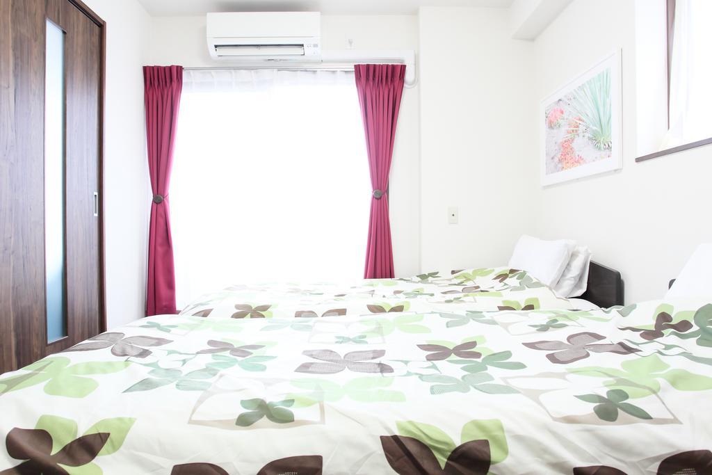Ferienwohnung La Familia Yamasaka Ōsaka Exterior foto