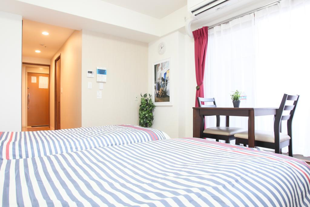 Ferienwohnung La Familia Yamasaka Ōsaka Exterior foto